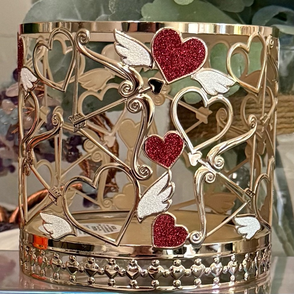 🆕🪉BATH & BODY WORKS LIMITED EDITION “CUPID LOVE” 3-WICK CANDLE HOLDER. NEW! - Picture 3 of 11